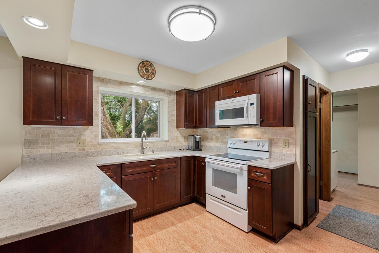 8819 Garden LANE