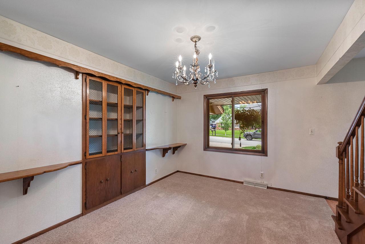 8819 Garden LANE