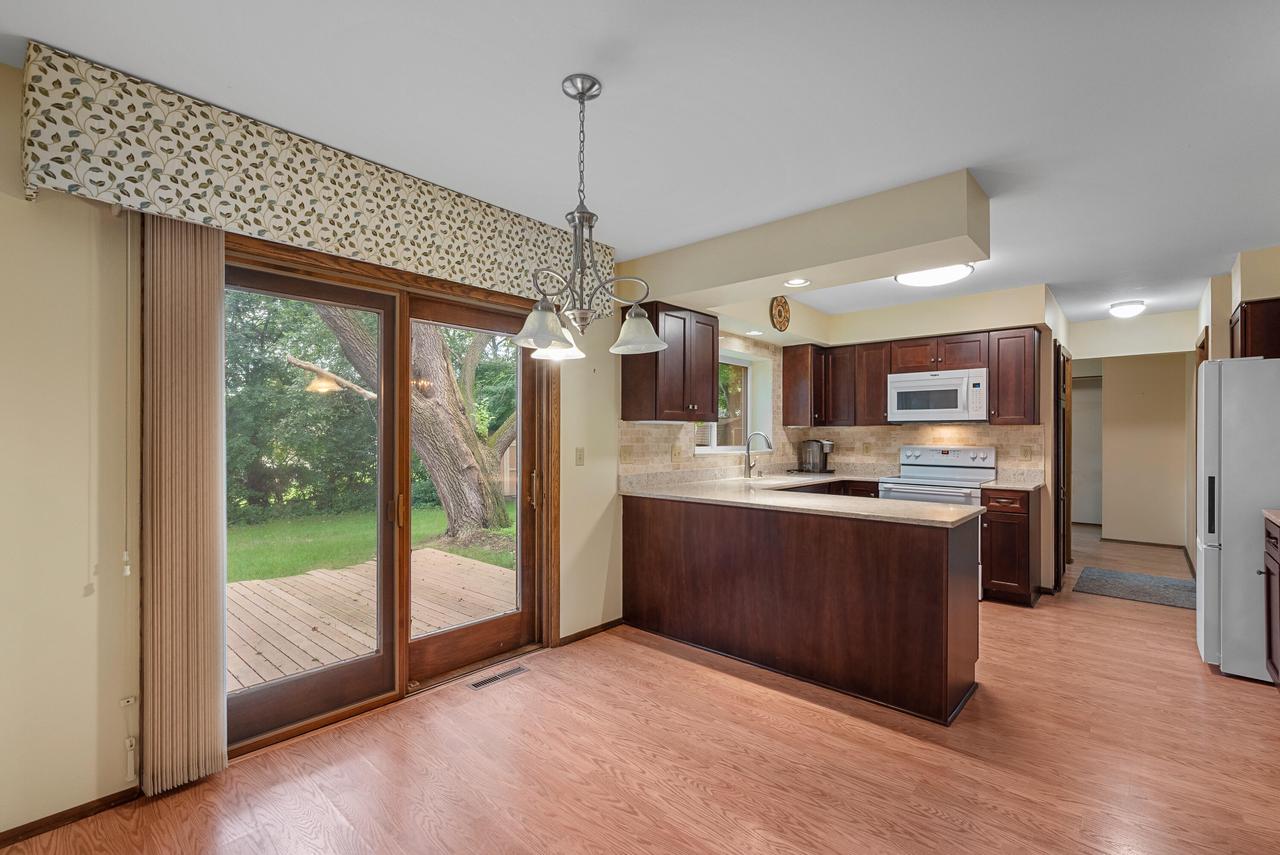 8819 Garden LANE