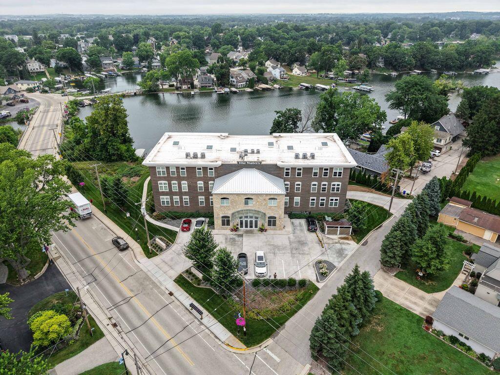 N52W35002 Lake DRIVE 202