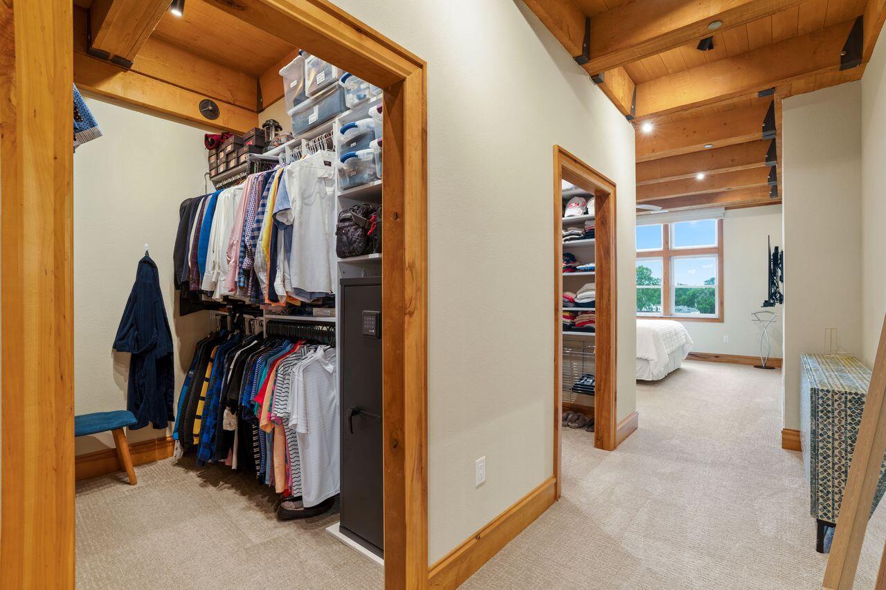 N52W35002 Lake DRIVE 202