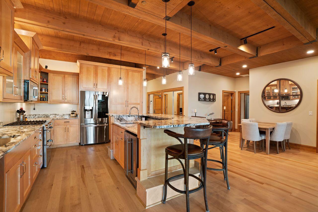 N52W35002 Lake DRIVE 202