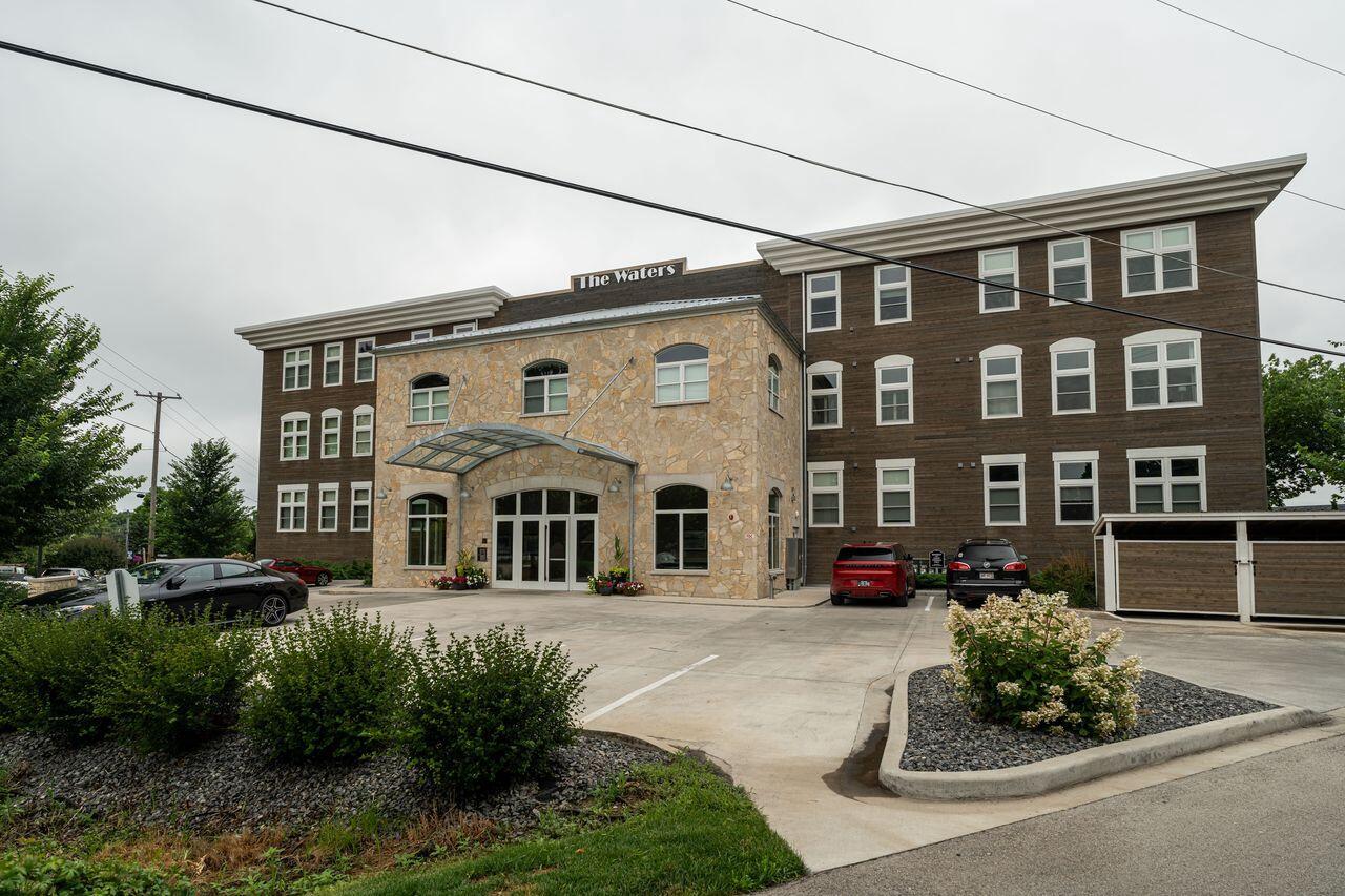 N52W35002 Lake DRIVE 202