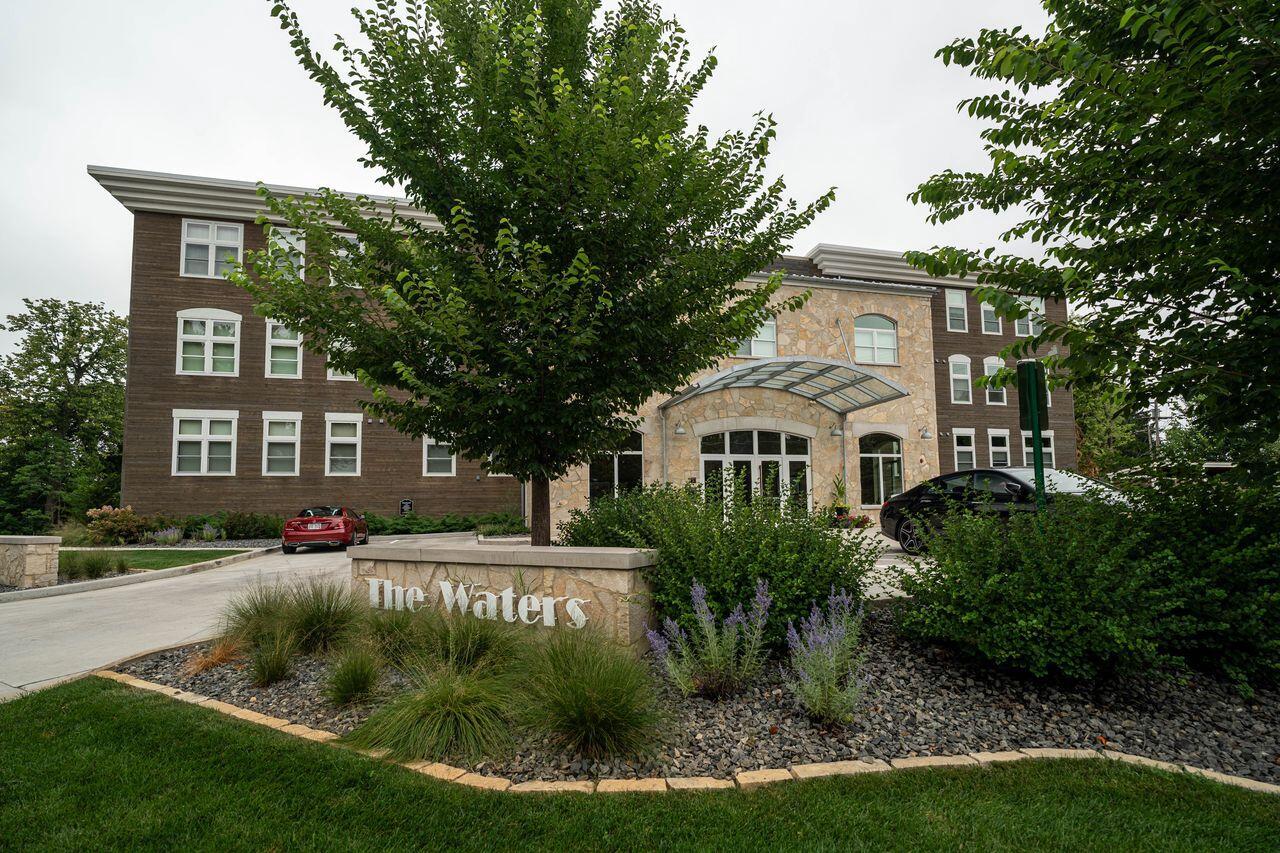 N52W35002 Lake DRIVE 202