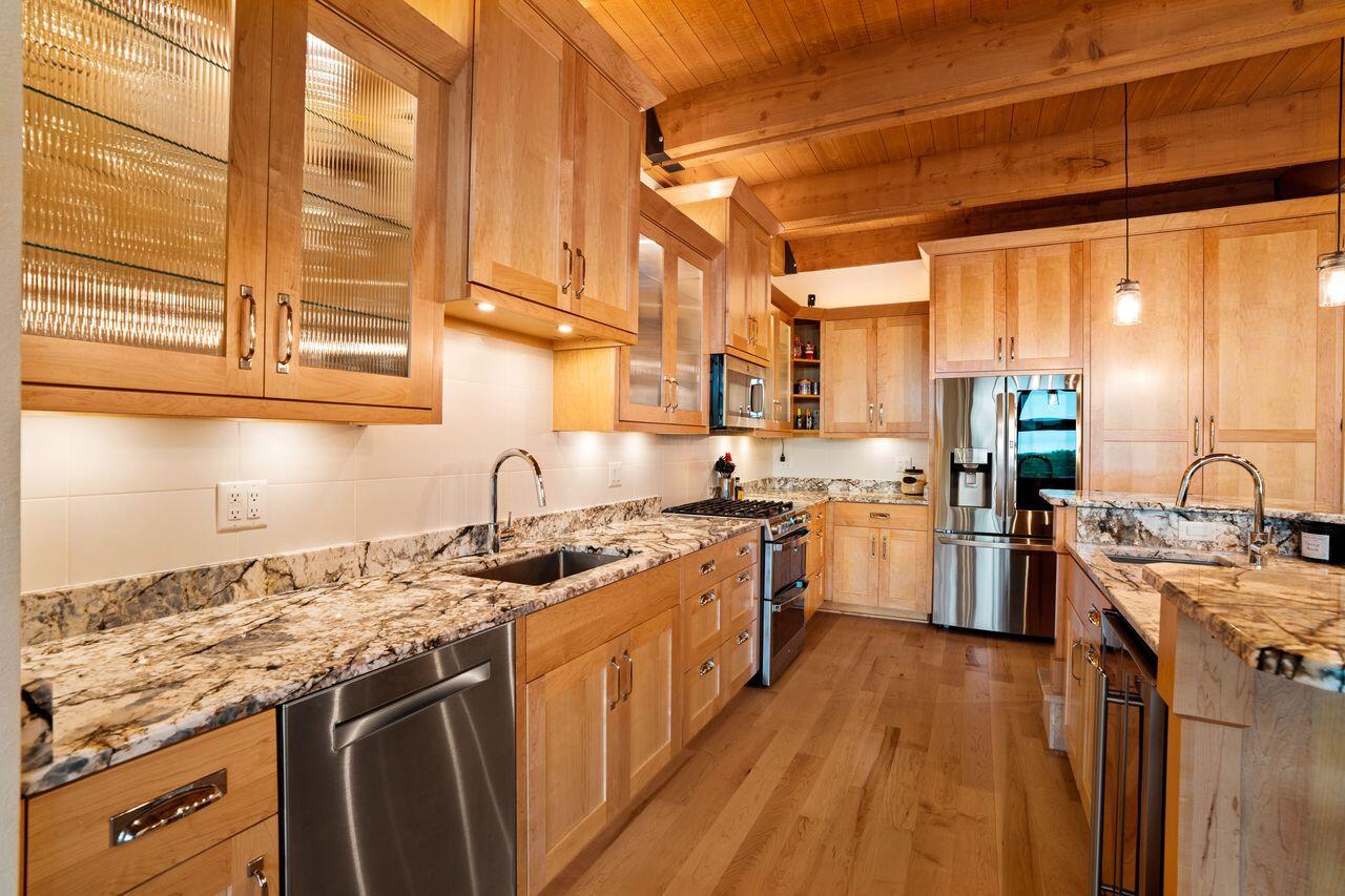 N52W35002 Lake DRIVE 202