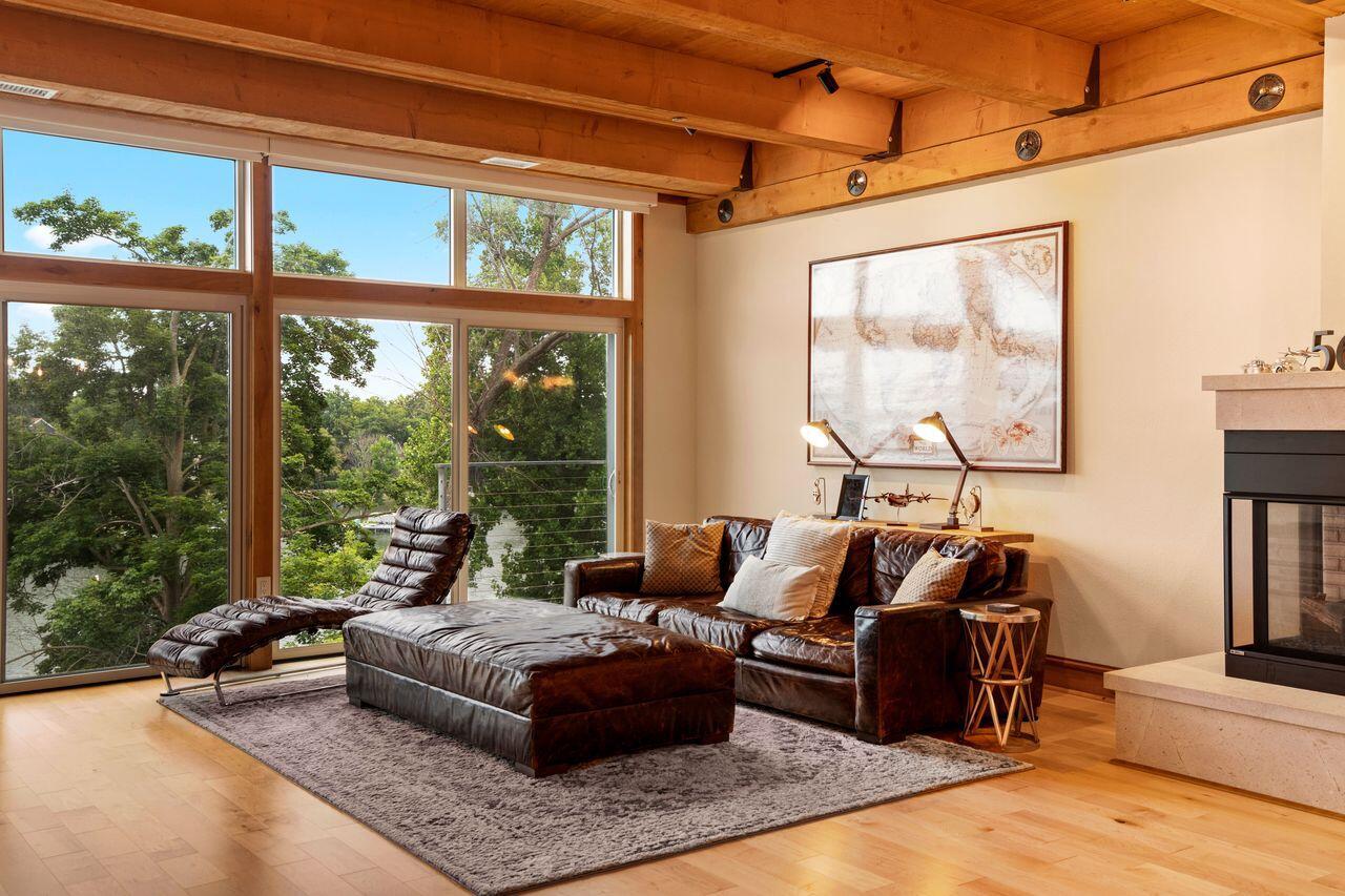 N52W35002 Lake DRIVE 202