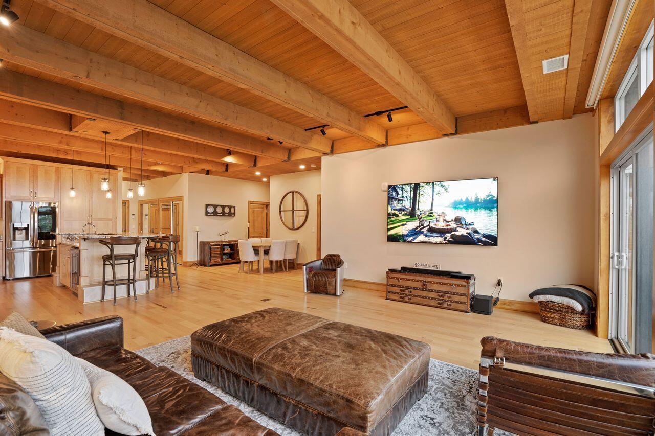 N52W35002 Lake DRIVE 202