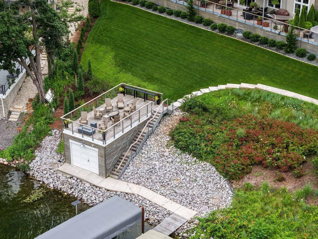 N52W35002 Lake DRIVE 202