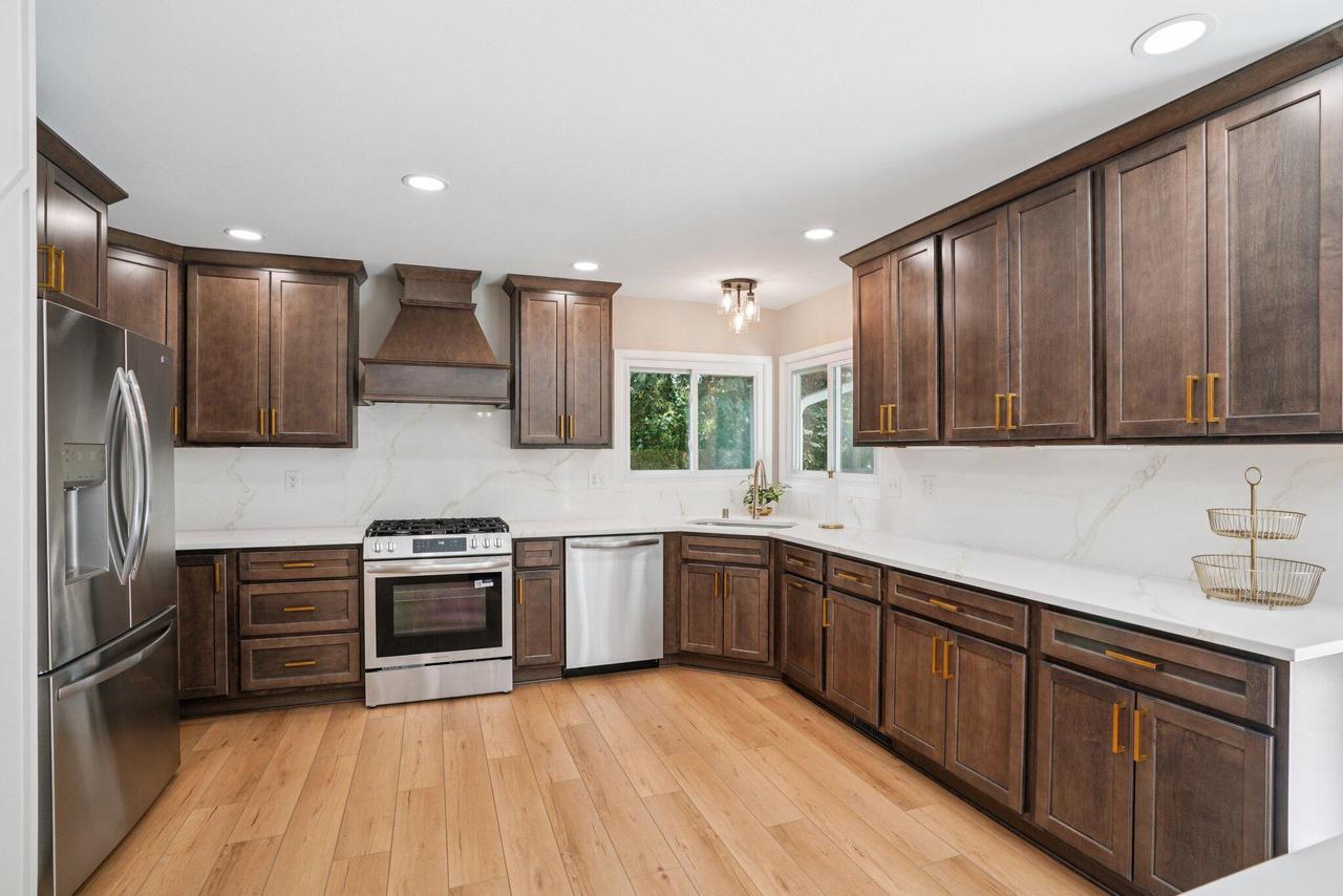 8887 Garden LANE