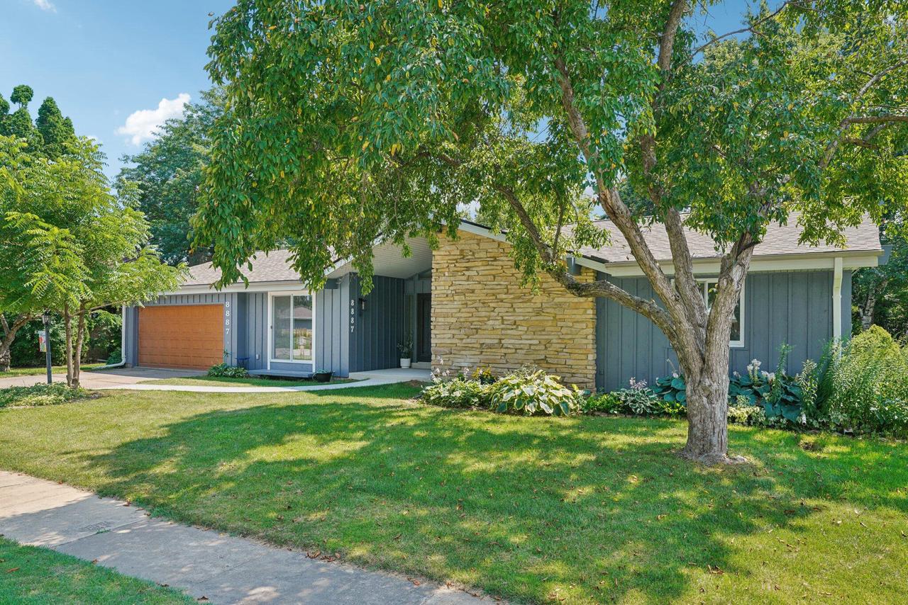 8887 Garden LANE