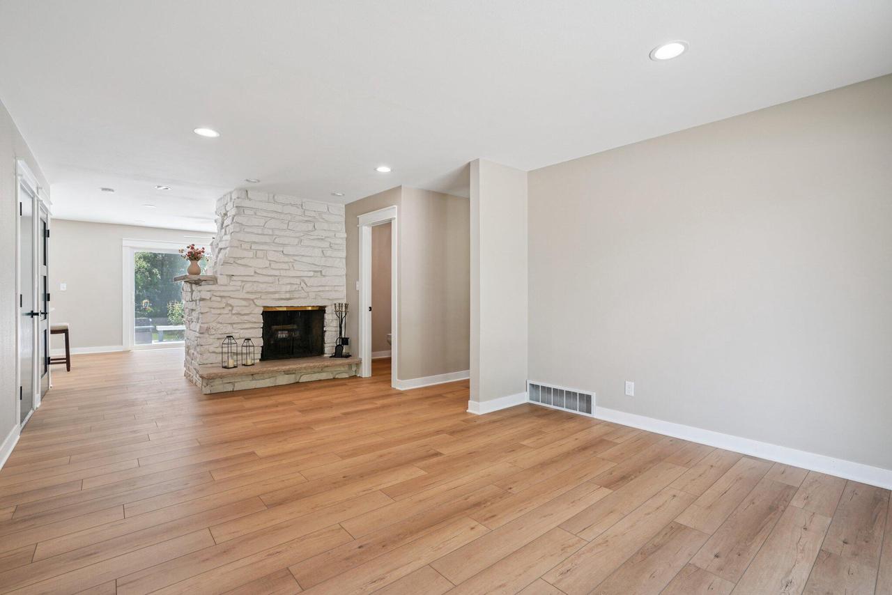 8887 Garden LANE
