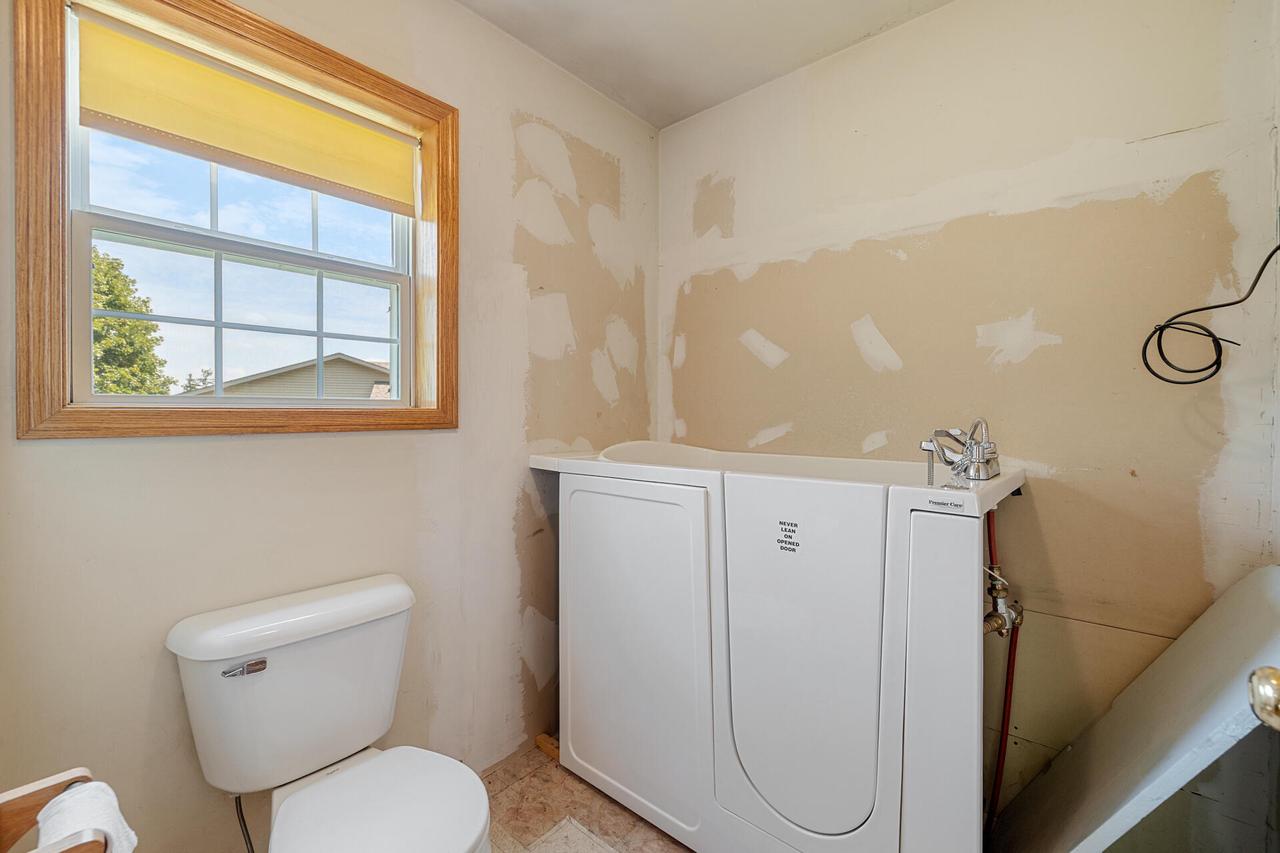 535 Island View CIRCLE