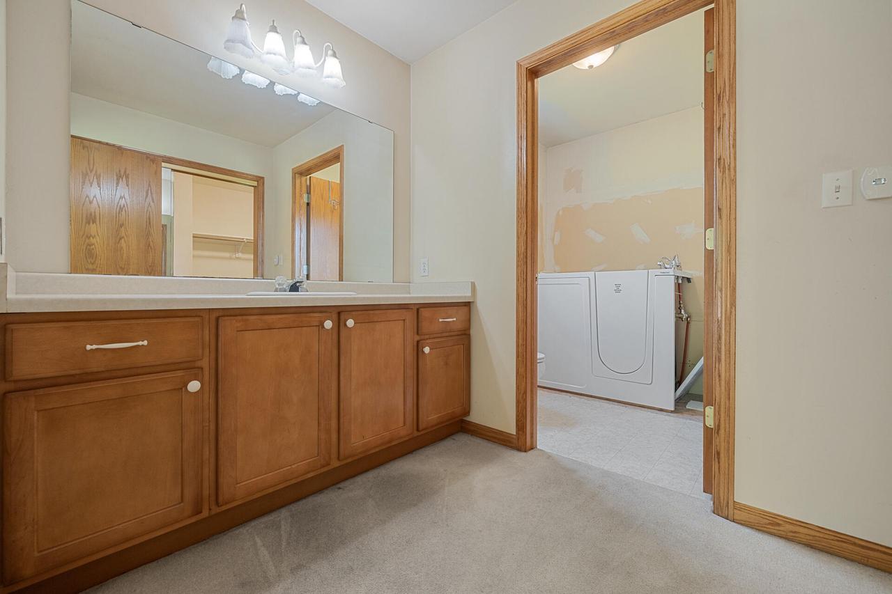 535 Island View CIRCLE