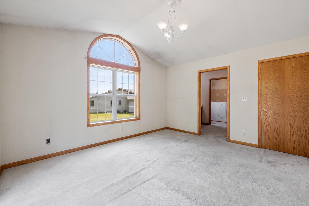 535 Island View CIRCLE