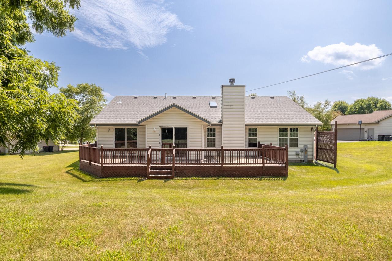 535 Island View CIRCLE