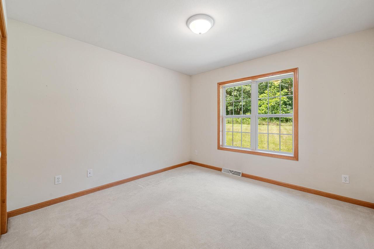 535 Island View CIRCLE