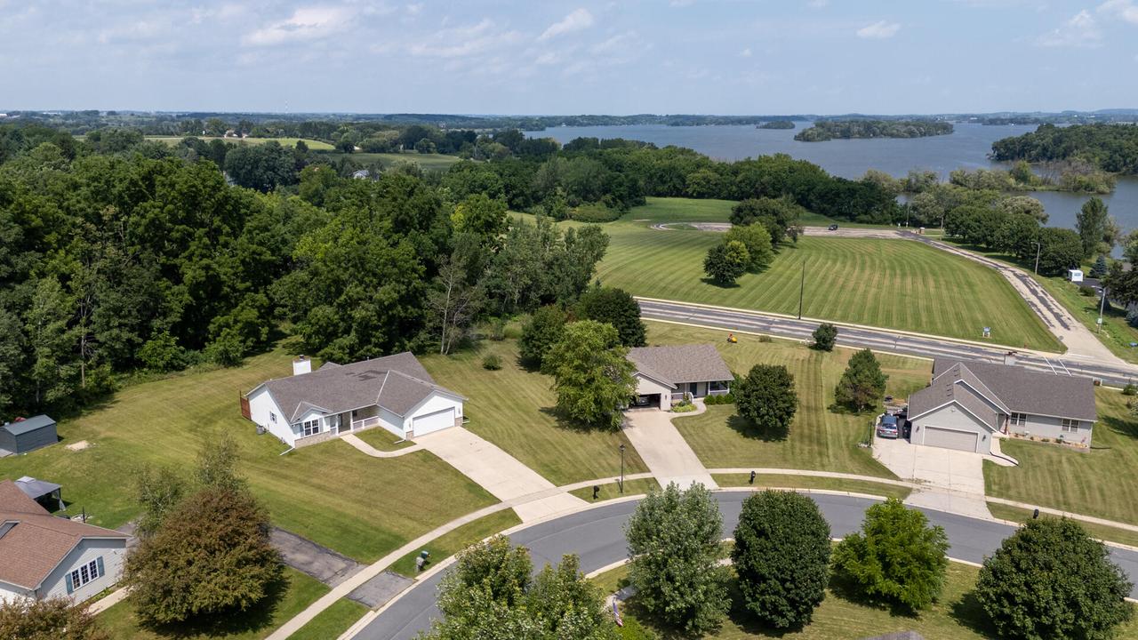 535 Island View CIRCLE