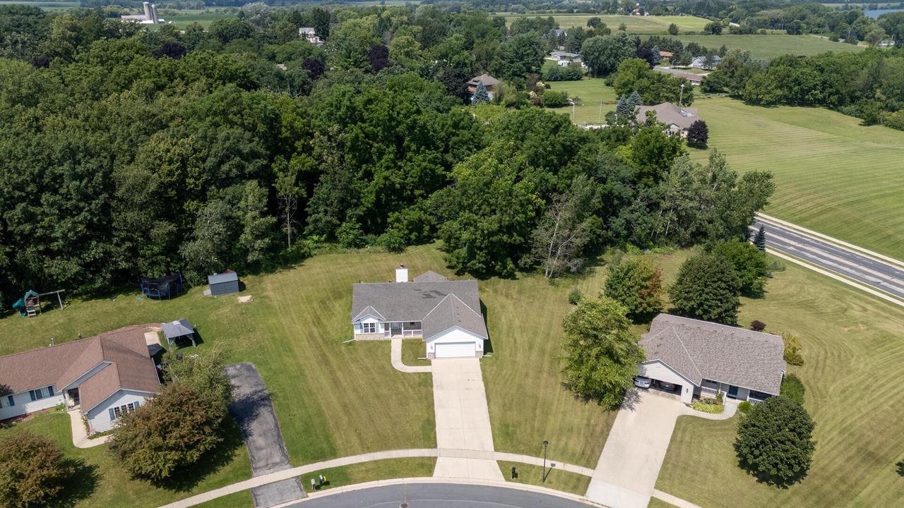 535 Island View CIRCLE