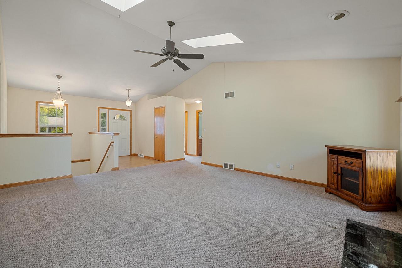 535 Island View CIRCLE