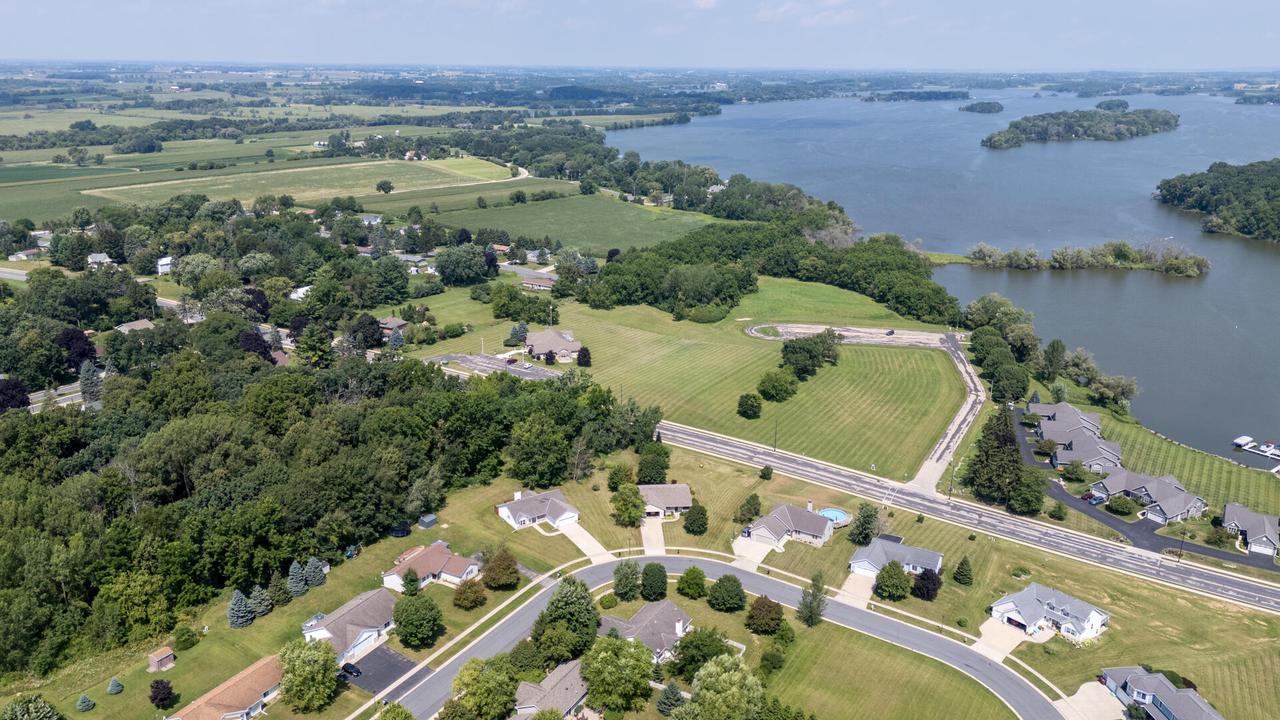 535 Island View CIRCLE