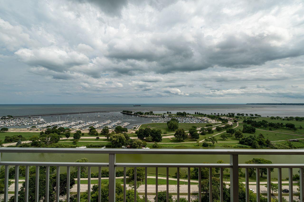 1522 North Prospect AVENUE 1405