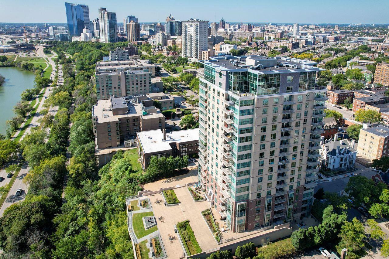 1522 North Prospect AVENUE 1405