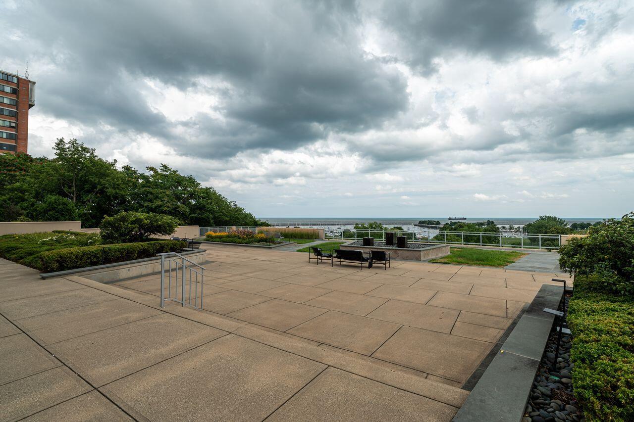 1522 North Prospect AVENUE 1405