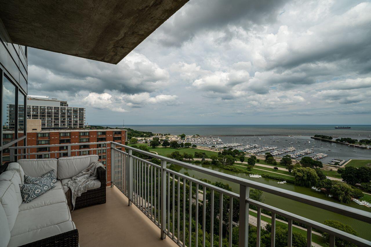 1522 North Prospect AVENUE 1405