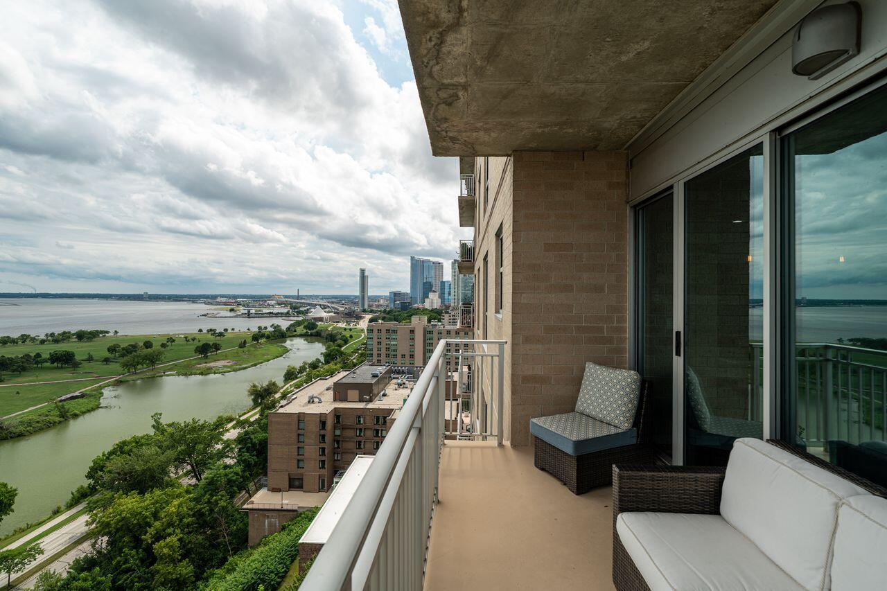 1522 North Prospect AVENUE 1405