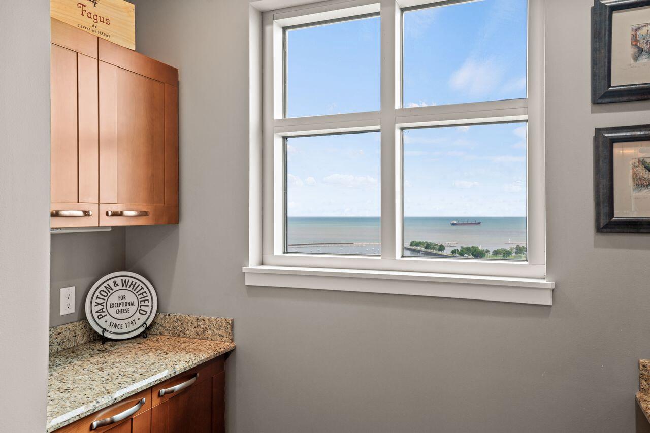 1522 North Prospect AVENUE 1405