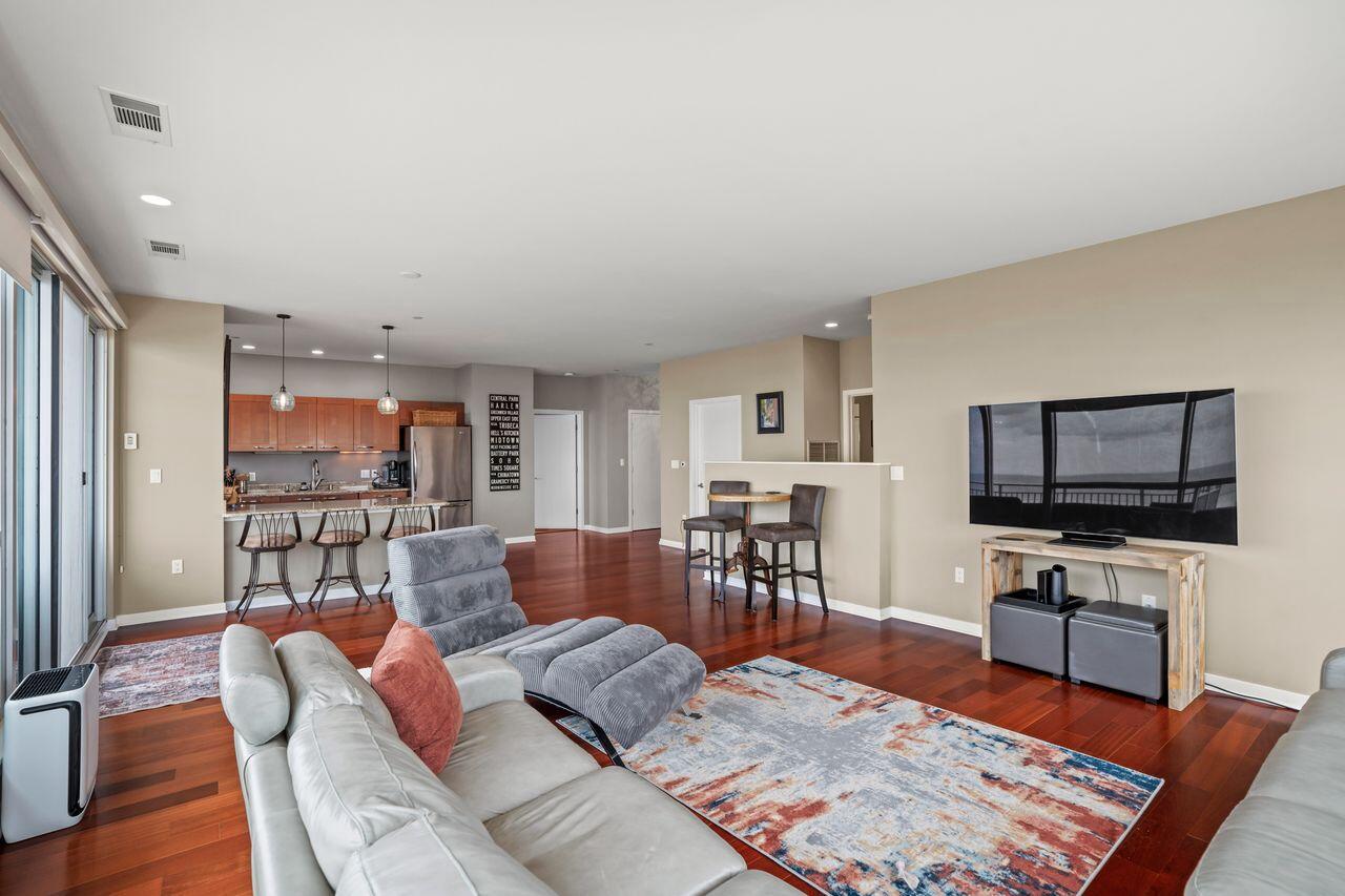 1522 North Prospect AVENUE 1405