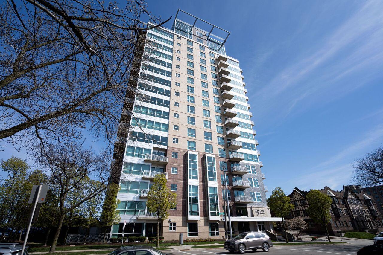 1522 North Prospect AVENUE 1405