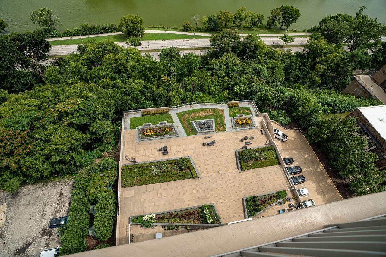 1522 North Prospect AVENUE 1405