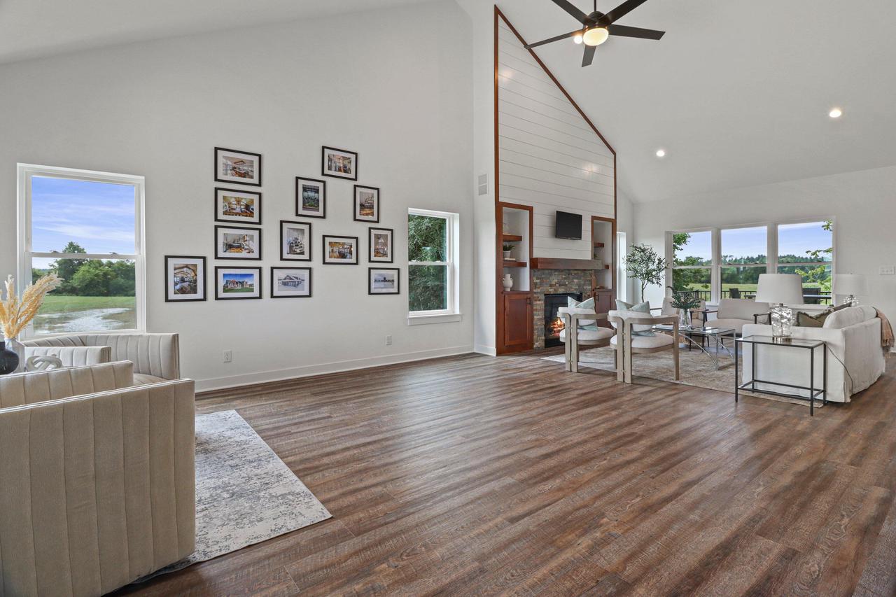 285 Sandstone STREET