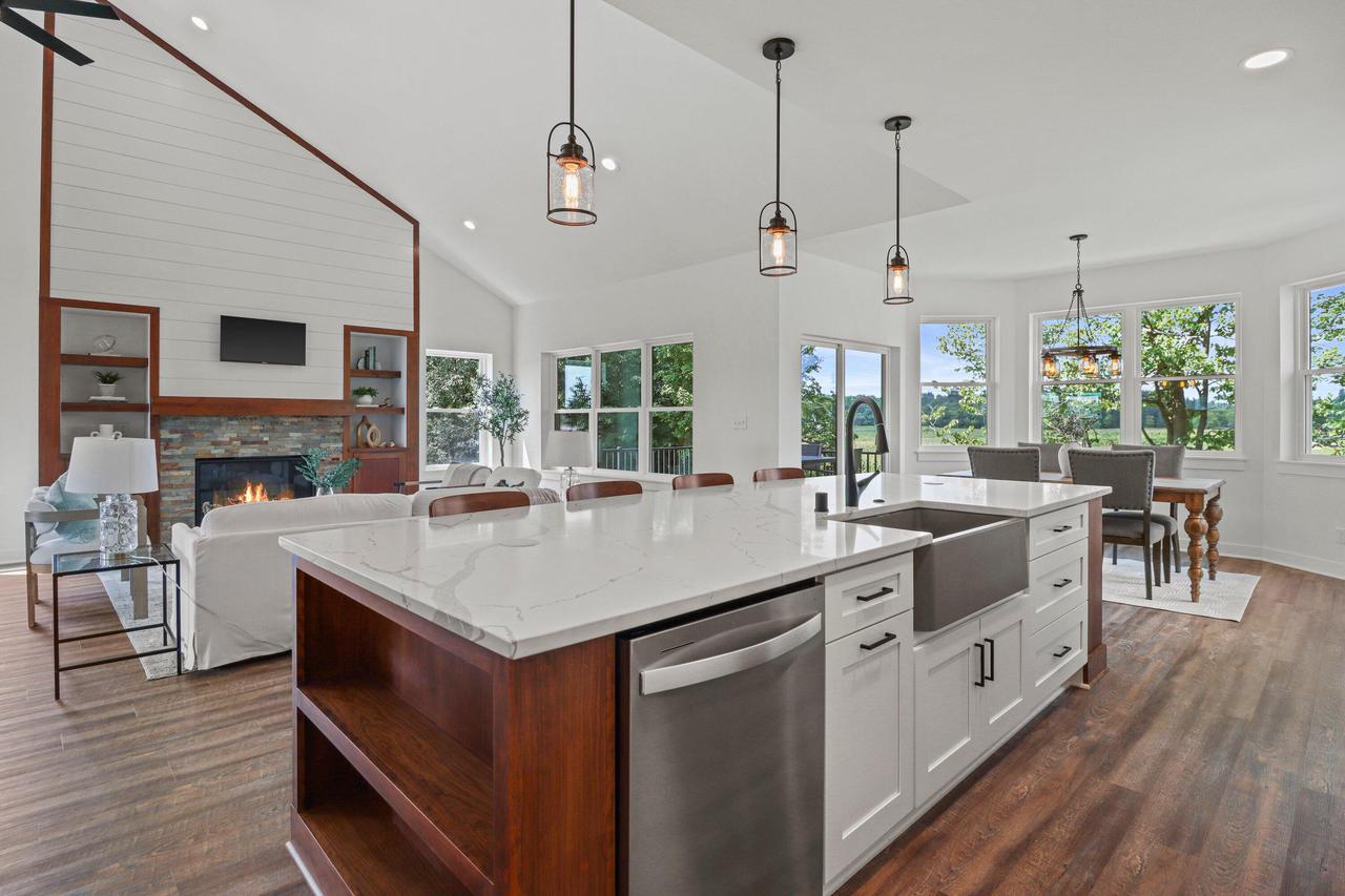 285 Sandstone STREET