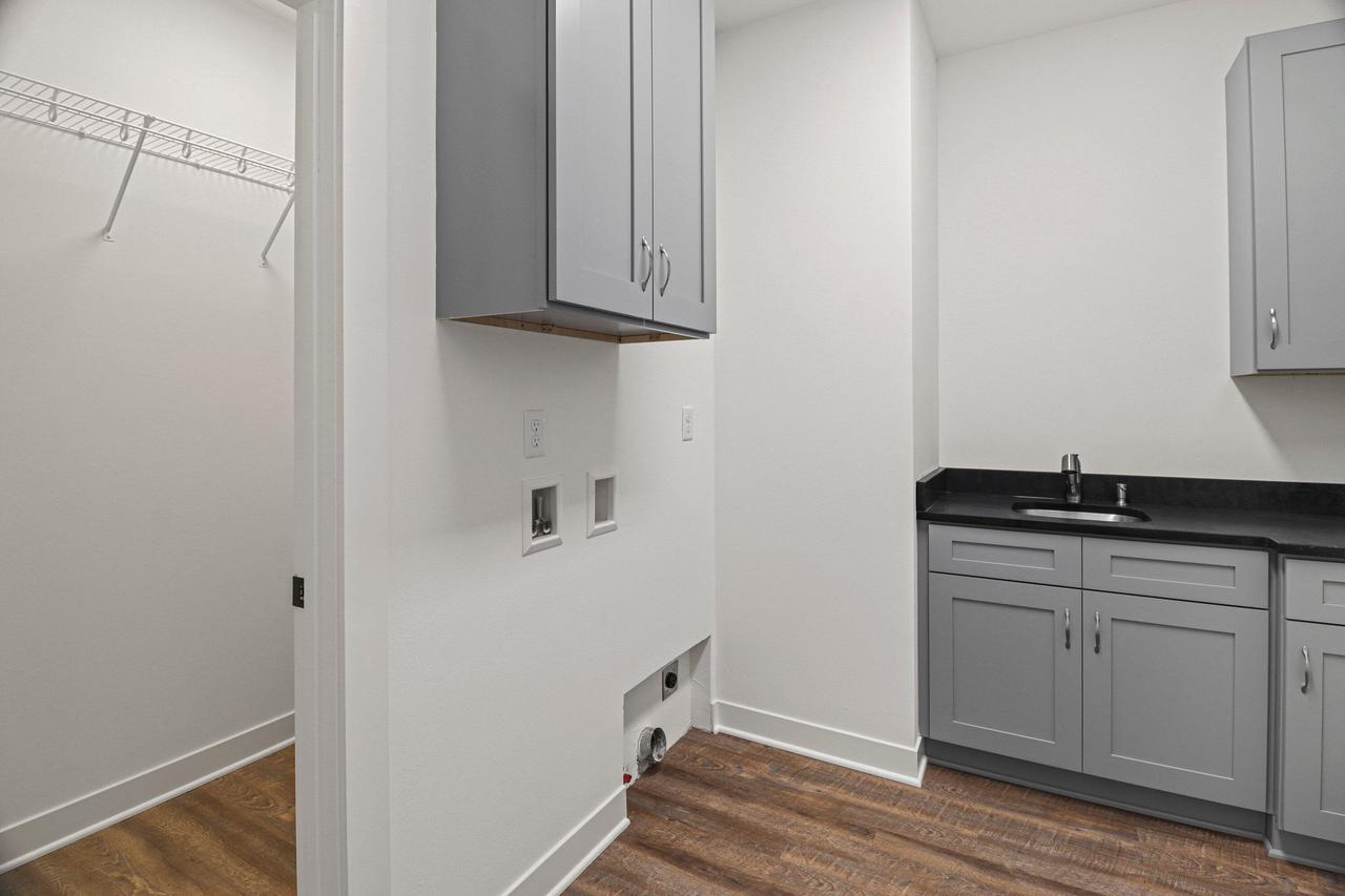 285 Sandstone STREET