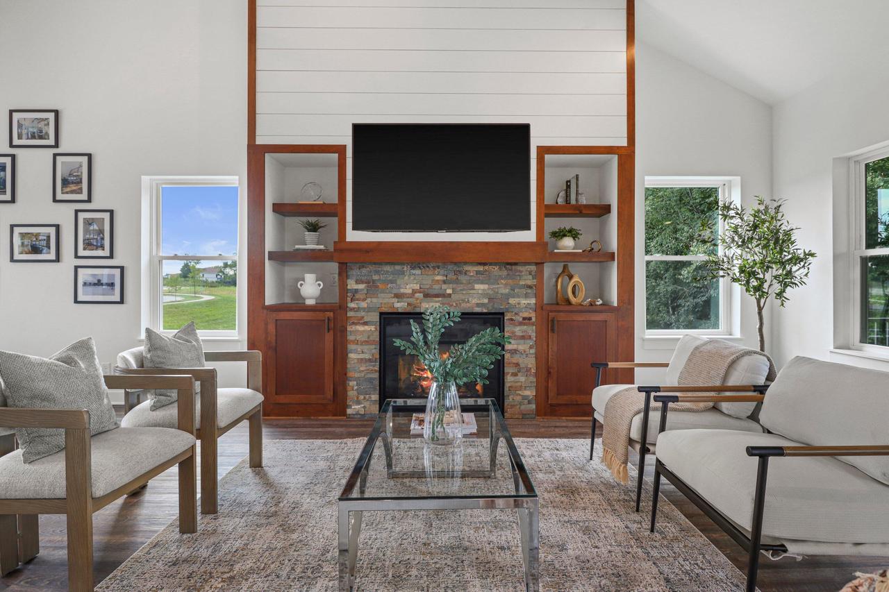 285 Sandstone STREET