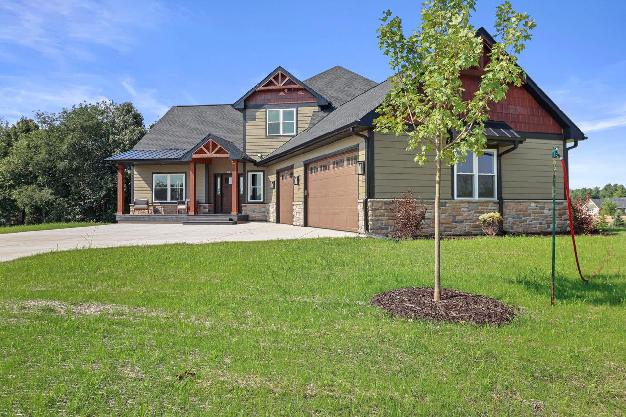 285 Sandstone STREET