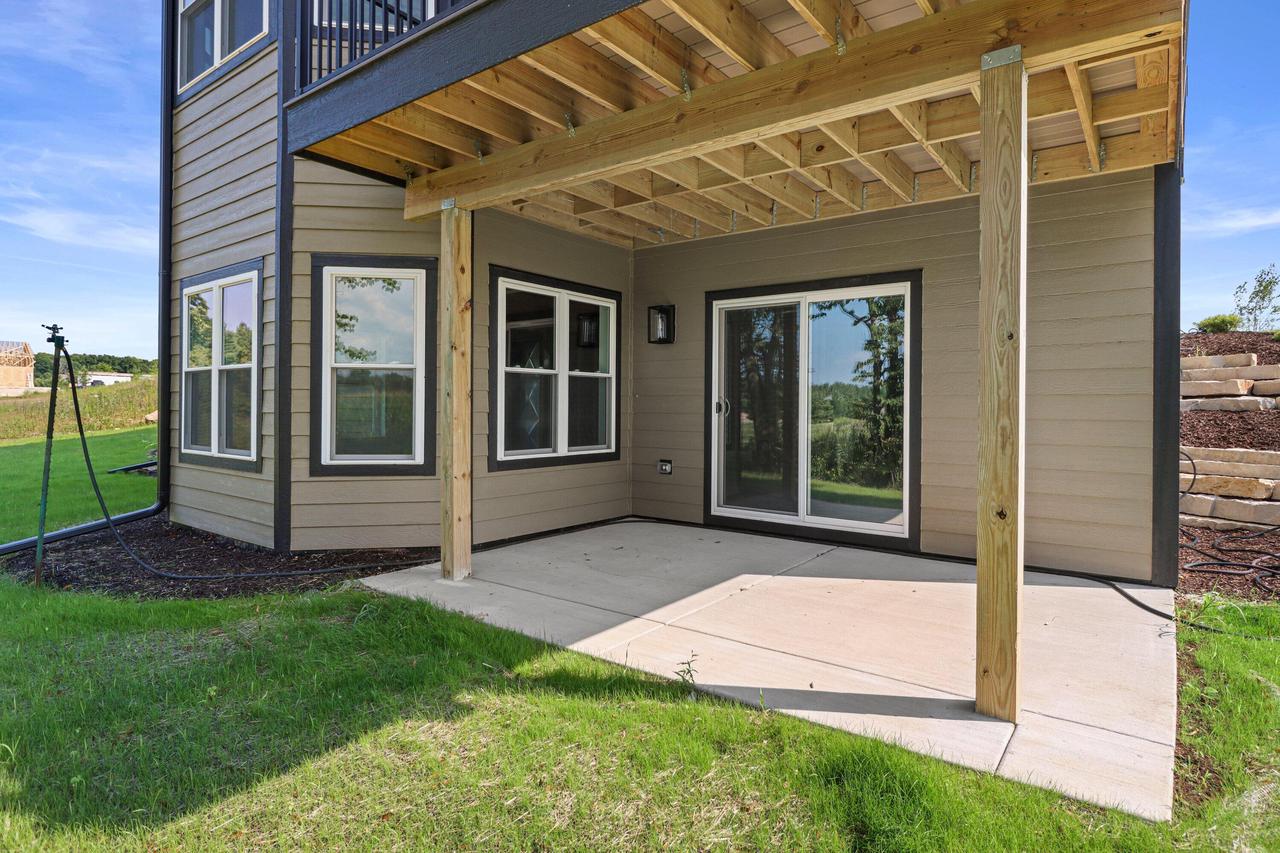 285 Sandstone STREET