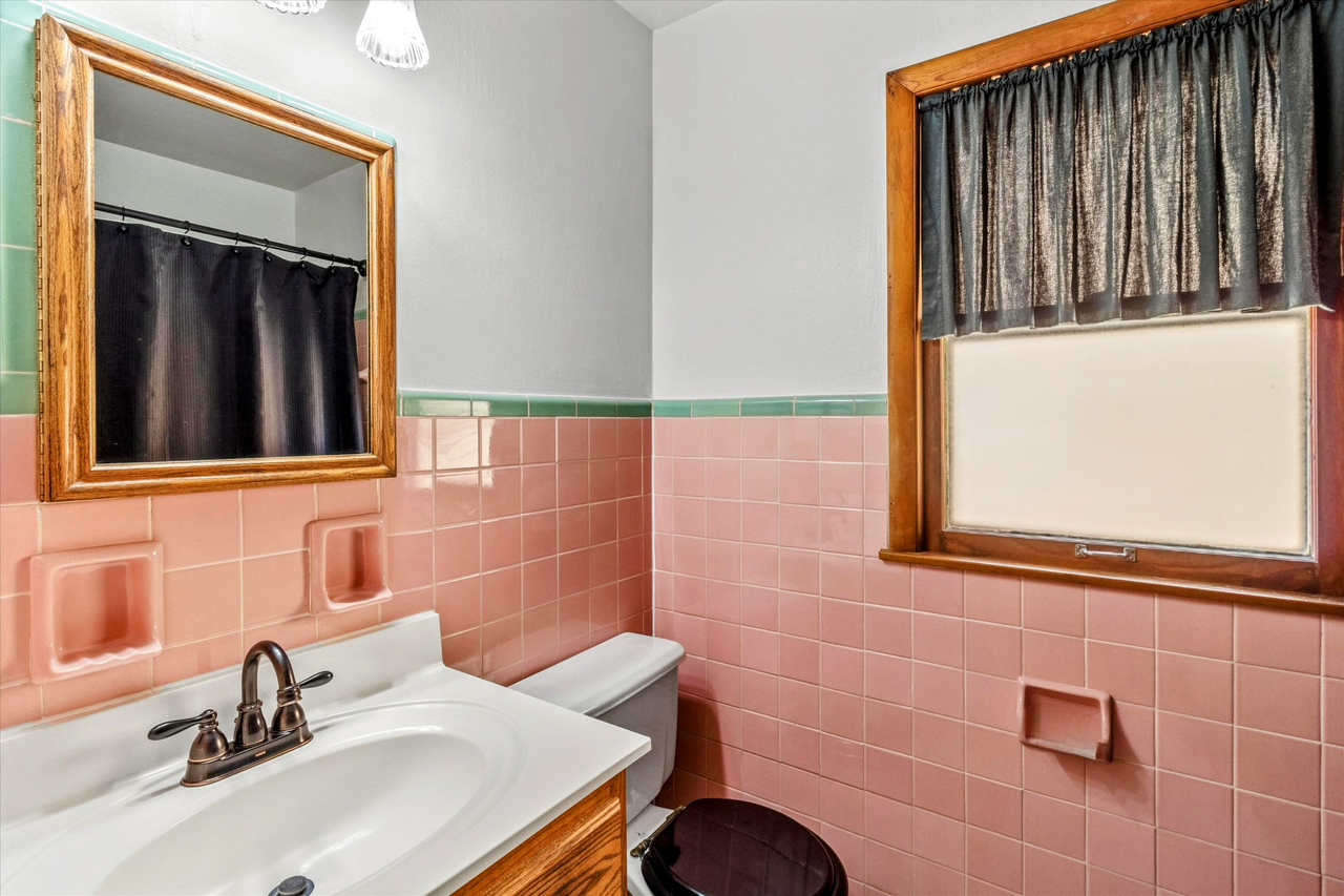 2327 North 88th STREET