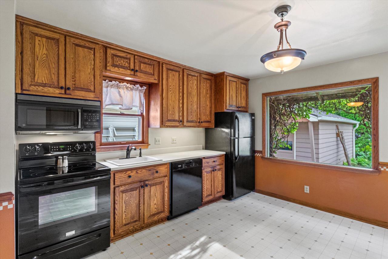 2327 North 88th STREET