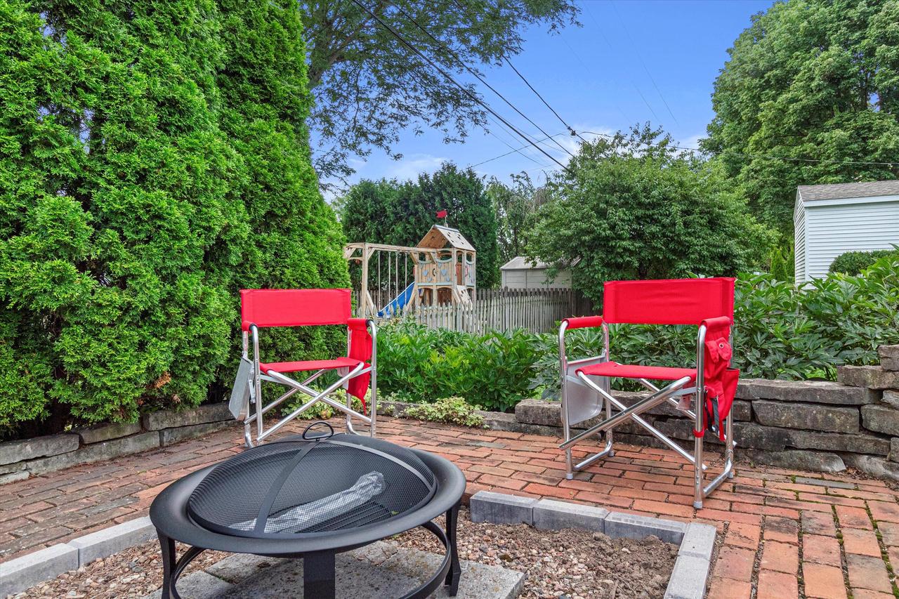 2327 North 88th STREET