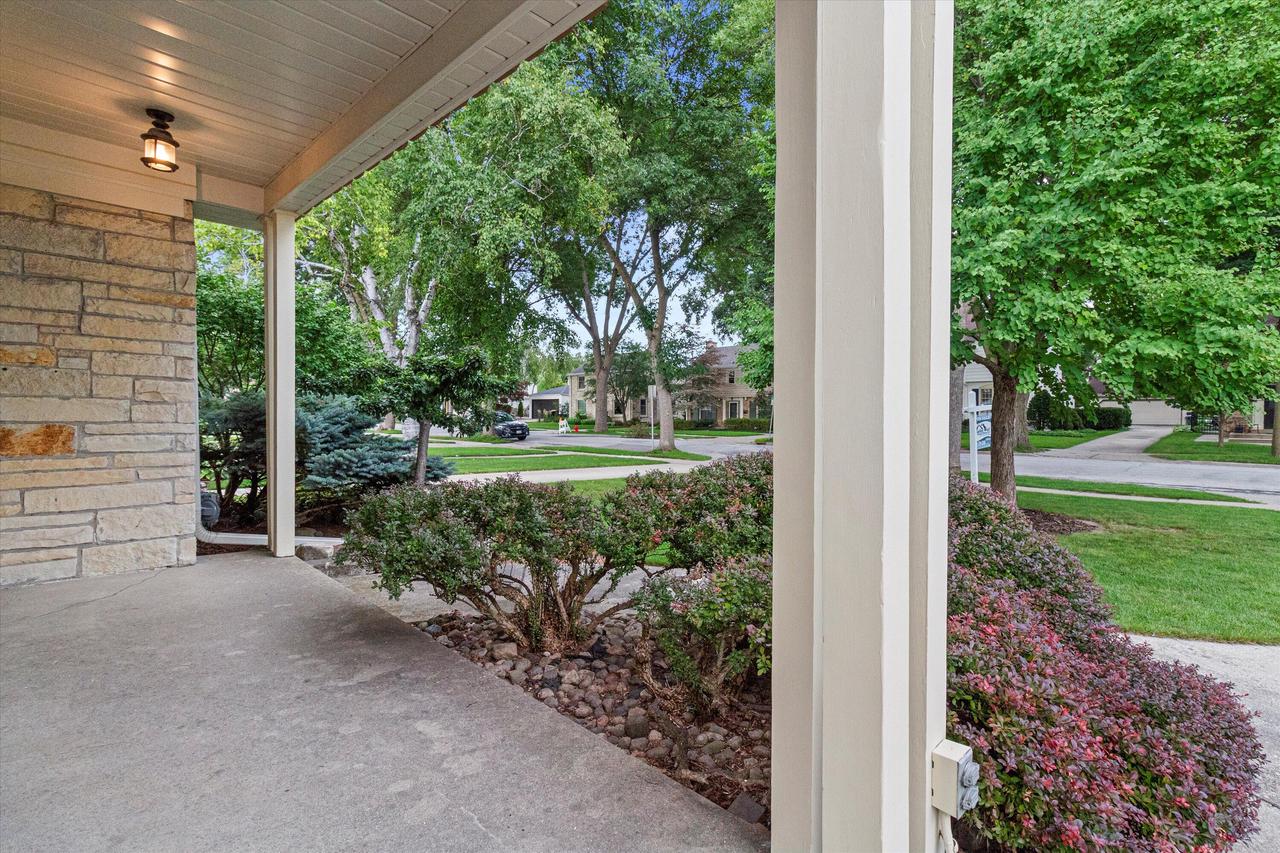 2327 North 88th STREET