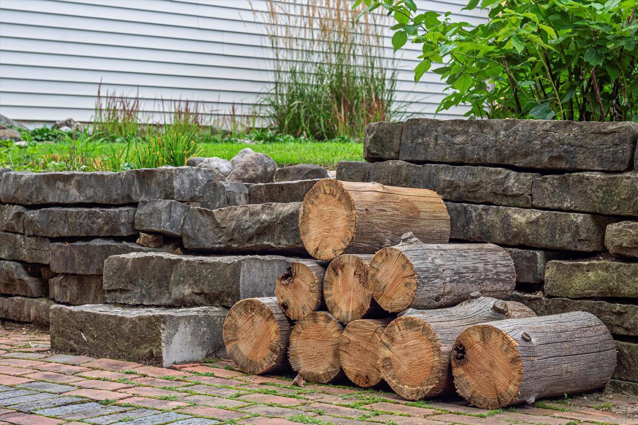 2327 North 88th STREET