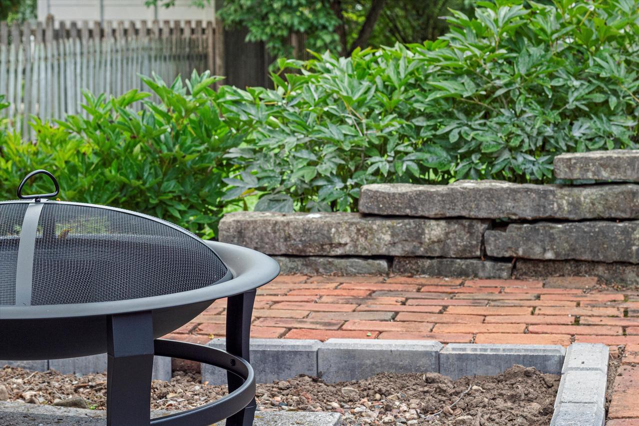 2327 North 88th STREET