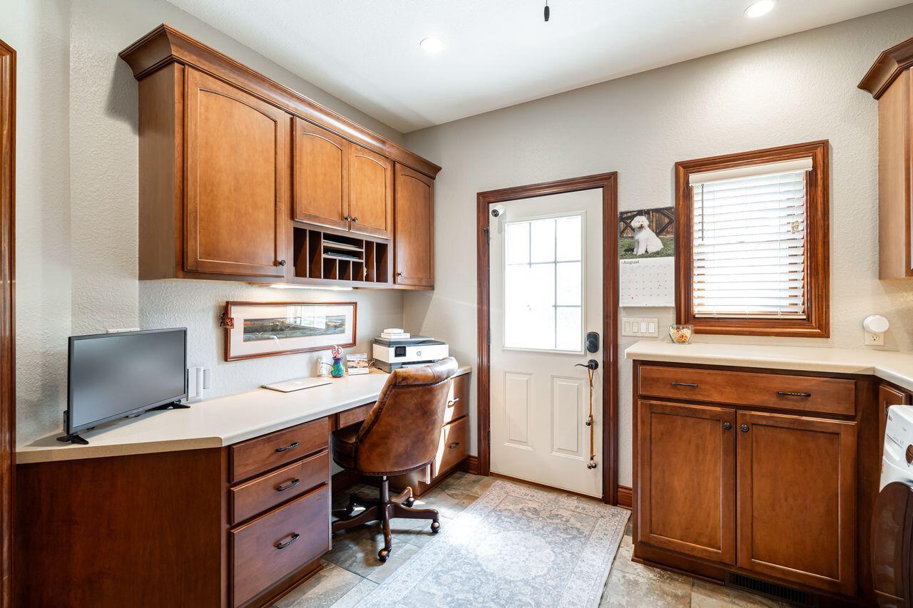 N37W23604 Broken Hill CIRCLE SOUTH South