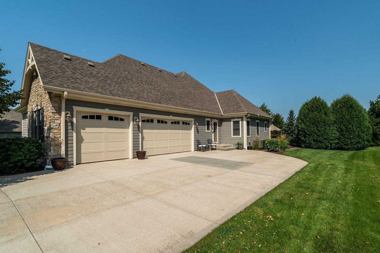 N37W23604 Broken Hill CIRCLE SOUTH South