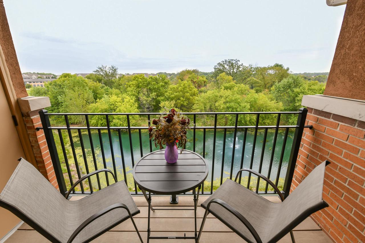 15295 West Library LANE 306