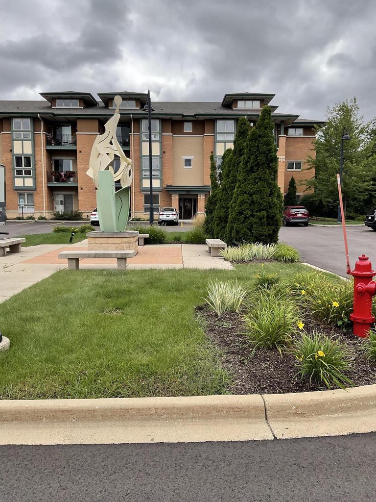 15295 West Library LANE 306