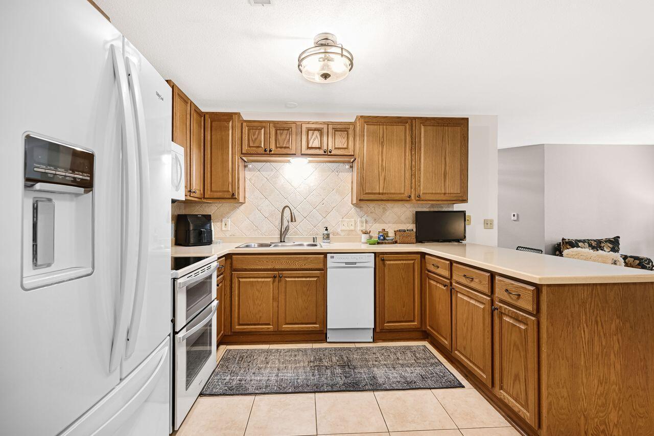 W170S7579 Gregory DRIVE H